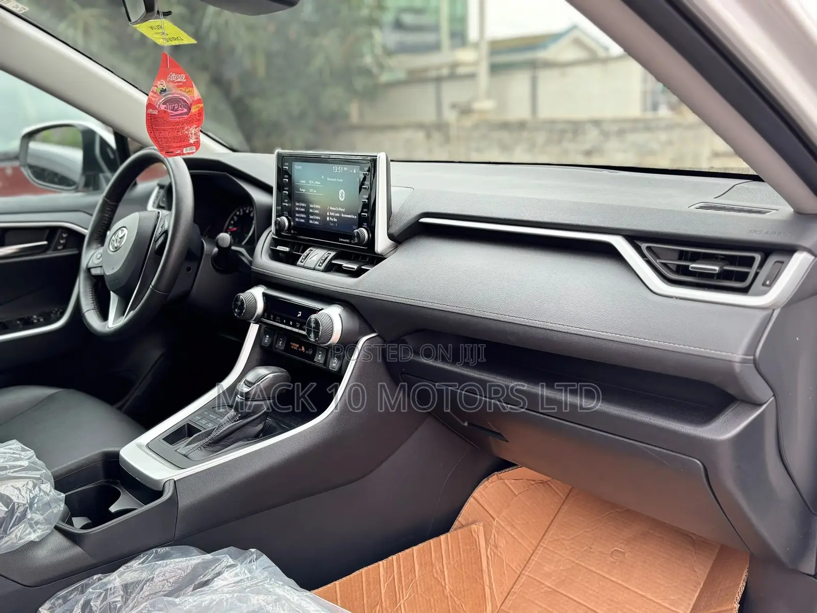 Toyota RAV4 XLE 2022 White