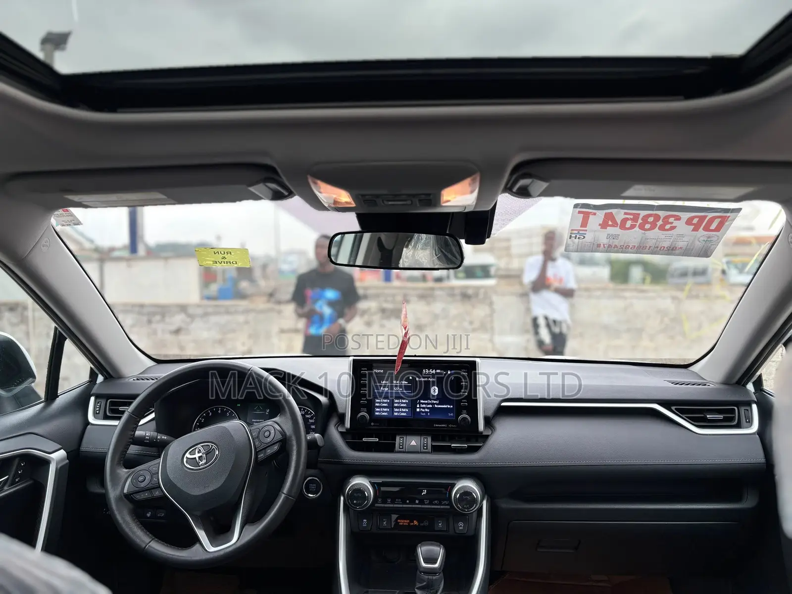 Toyota RAV4 XLE 2022 White