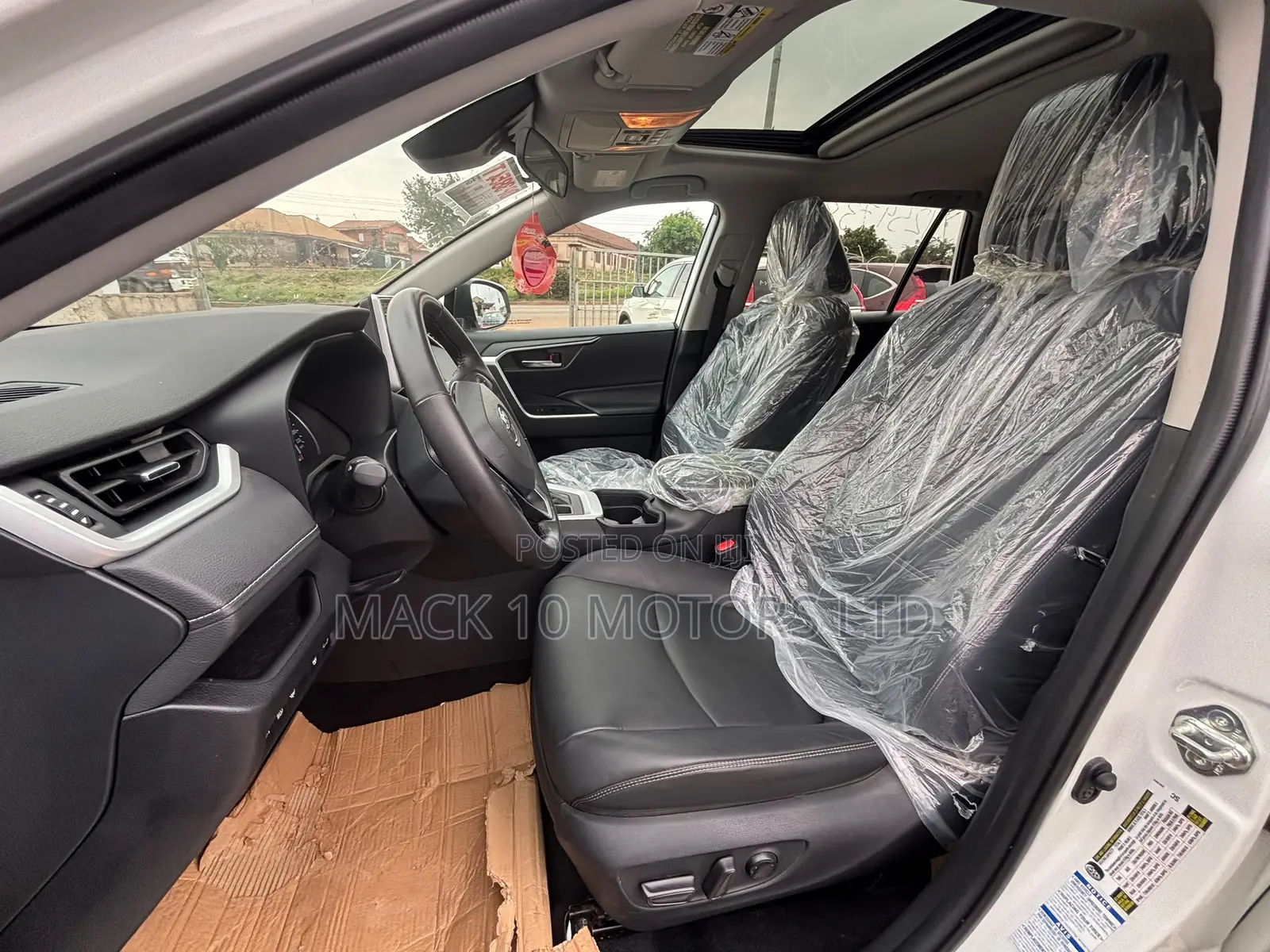 Toyota RAV4 XLE 2022 White
