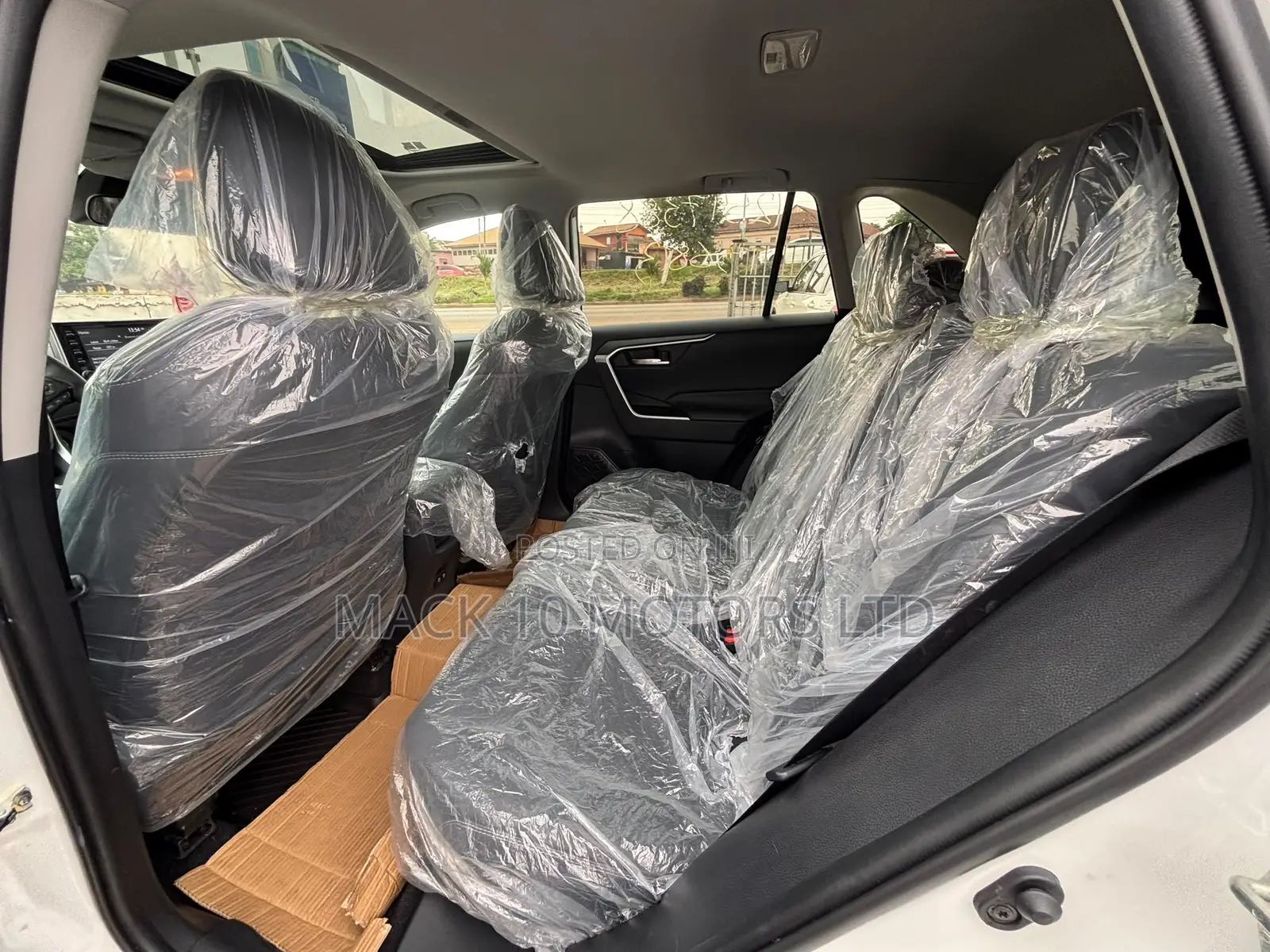 Toyota RAV4 XLE 2022 White