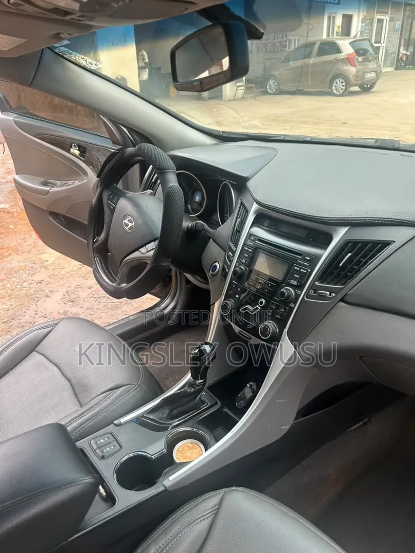 Hyundai Sonata Limited 2.0T Sedan (2.0L 4cyl 6A) 2012 Black
