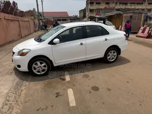 Toyota Yaris 2010 White
