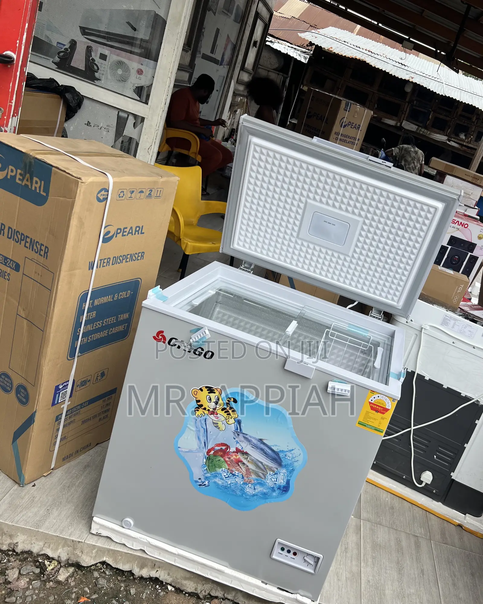 Extremely Durable Chigo Single Door Chest Freezer(Gray).