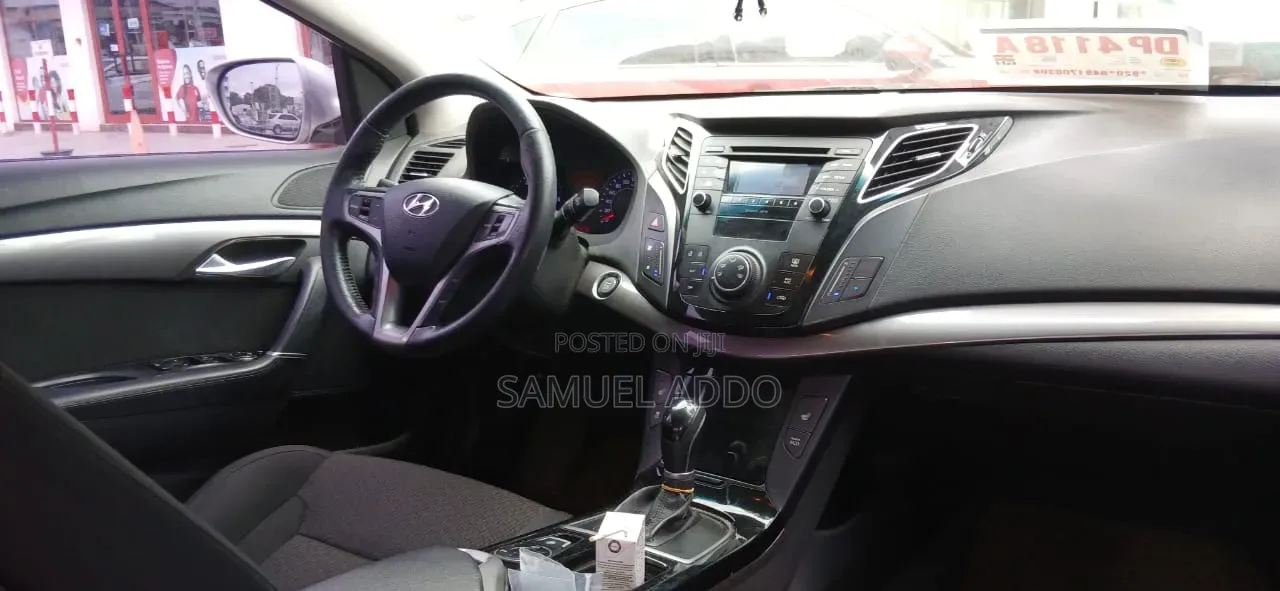 Hyundai i40 1.7 CRDi 136hp Sedan 2012 Silver