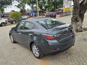 Toyota Yaris 2018 Black