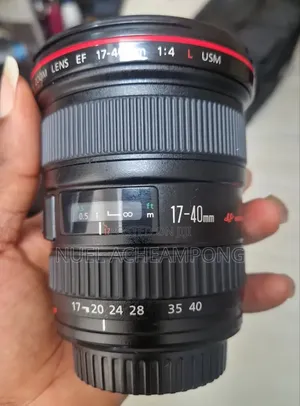 Canon 17-40mm F4 Ultra-Wide Lens