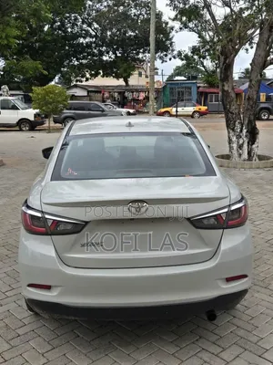 Toyota Yaris 2020 Gray