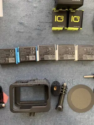 Gopro Hero 10 Black With Extra Batteries and All Accesories