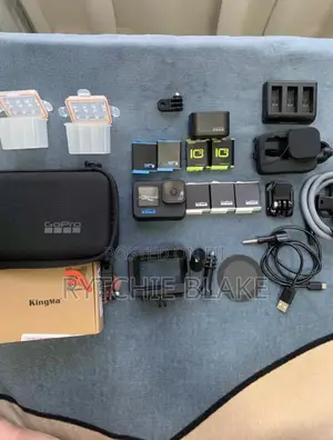 Gopro Hero 10 Black With Extra Batteries and All Accesories