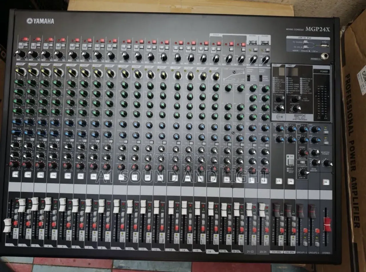 Yamaha MGP24X 24-Channels Hybrid Mixer