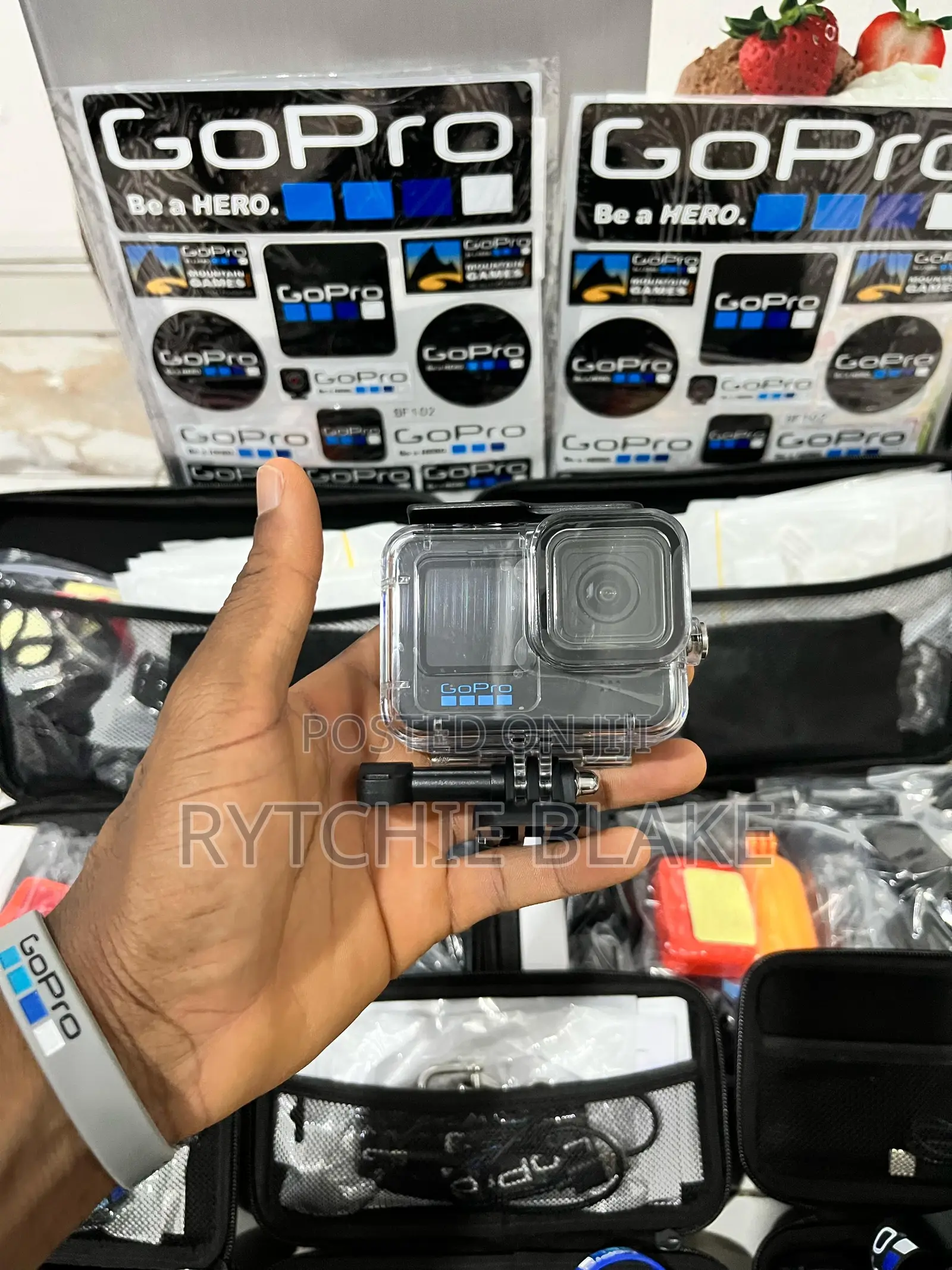 Gopro Hero 10 Black With Extra Batteries and All Accesories
