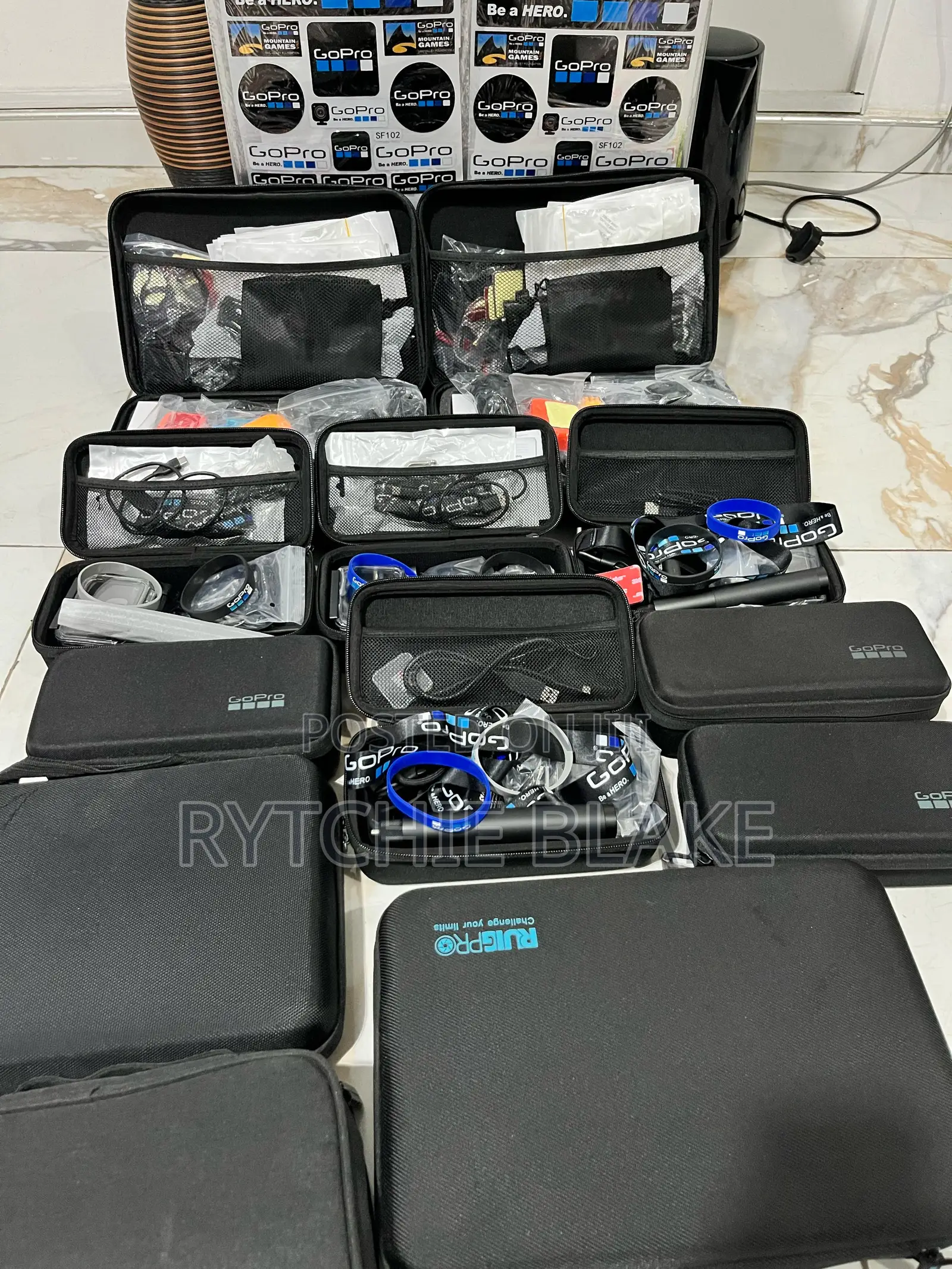 Gopro Hero 10 Black With Extra Batteries and All Accesories