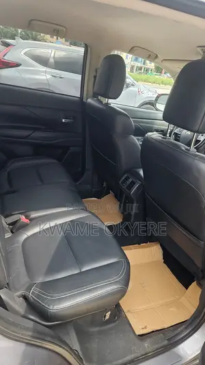 Mitsubishi Outlander SEL AWC 2019 Gray