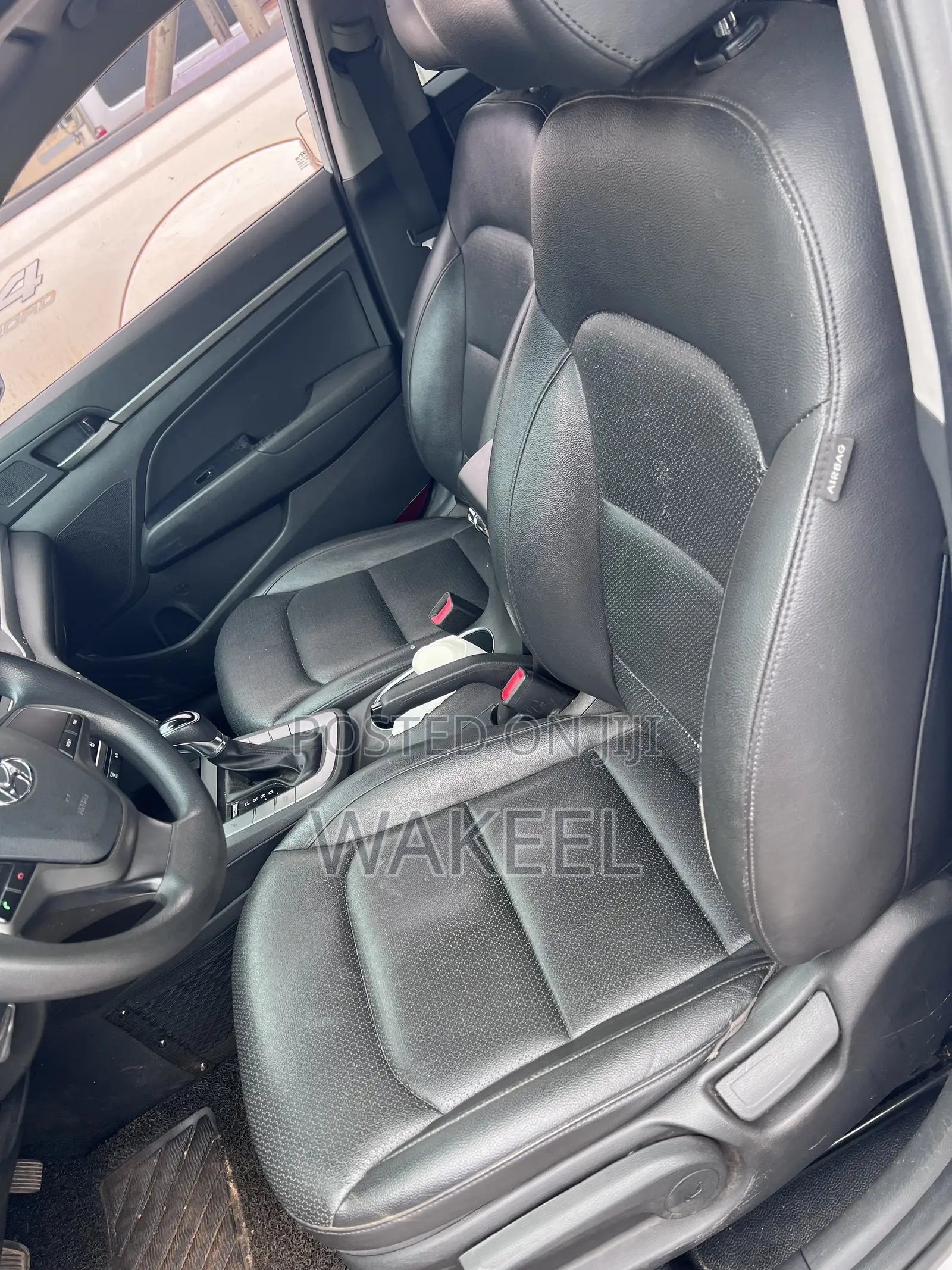 Hyundai Avante 2018 White