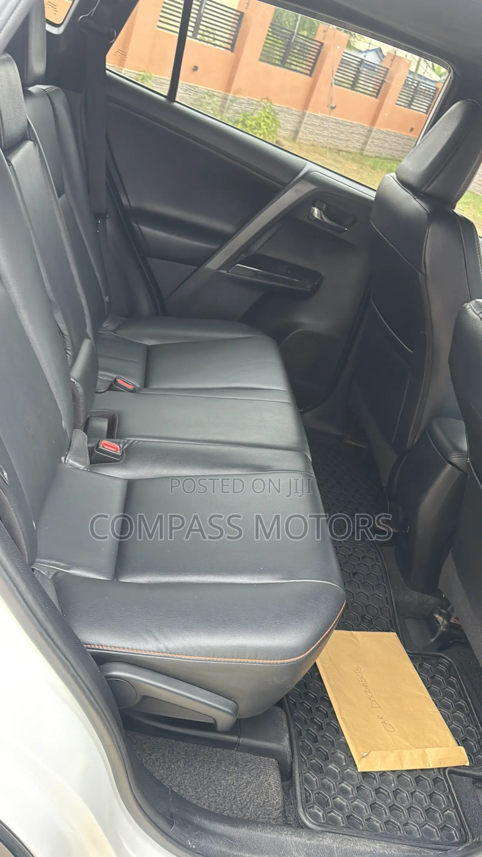 Toyota RAV4 SE AWD (2.5L 4cyl 6A) 2016 White