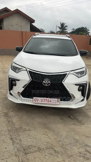 Toyota RAV4 SE AWD (2.5L 4cyl 6A) 2016 White