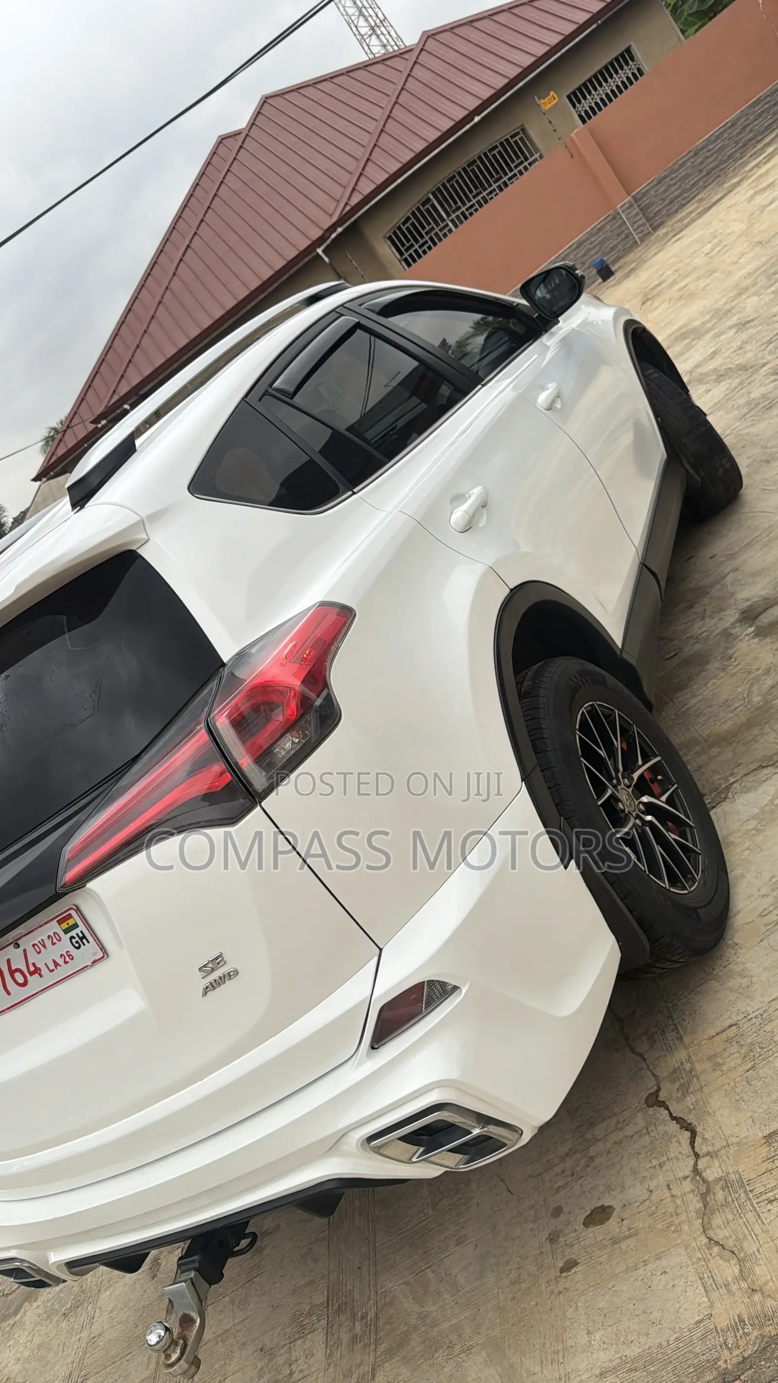 Toyota RAV4 SE AWD (2.5L 4cyl 6A) 2016 White