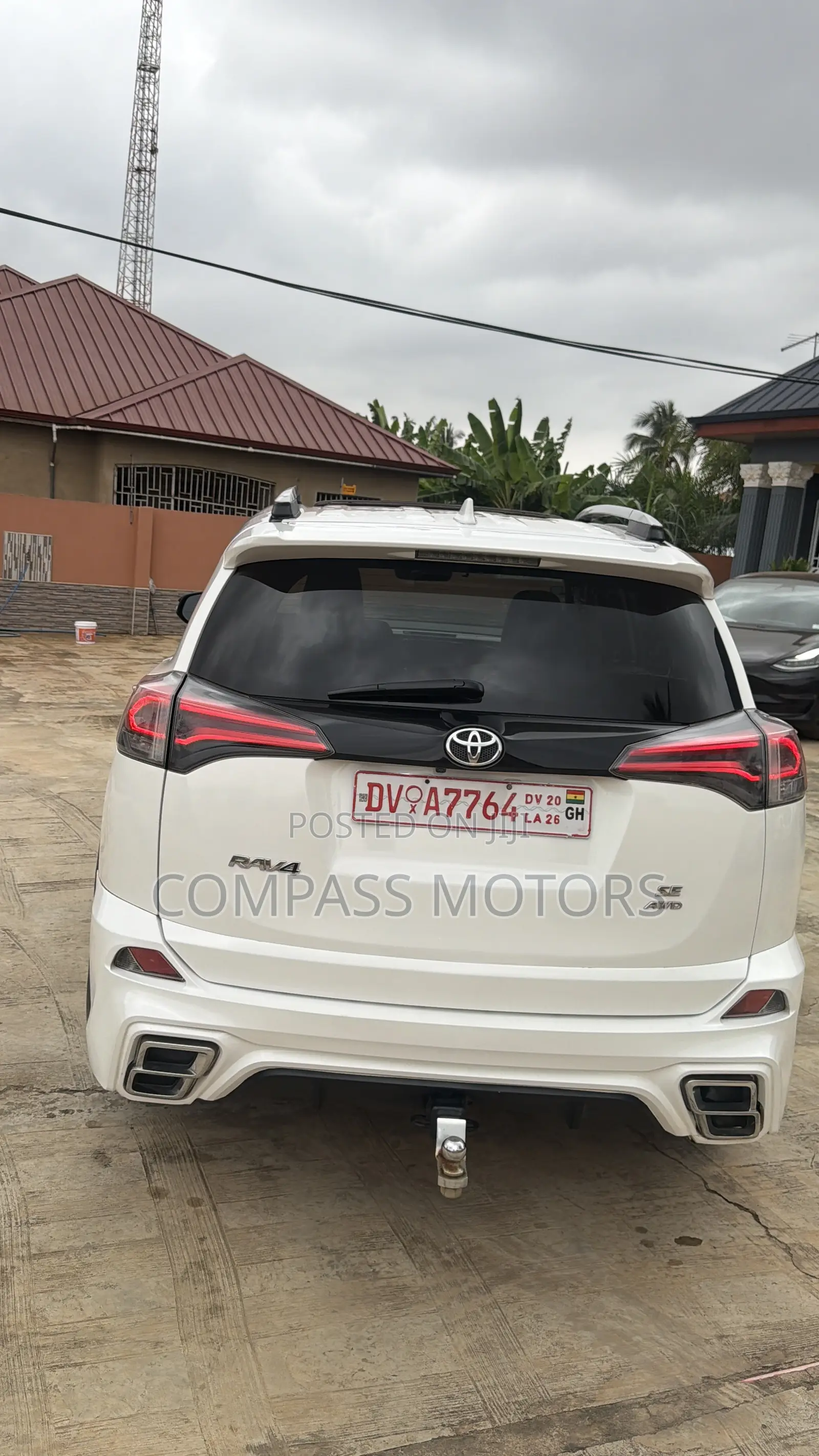 Toyota RAV4 SE AWD (2.5L 4cyl 6A) 2016 White