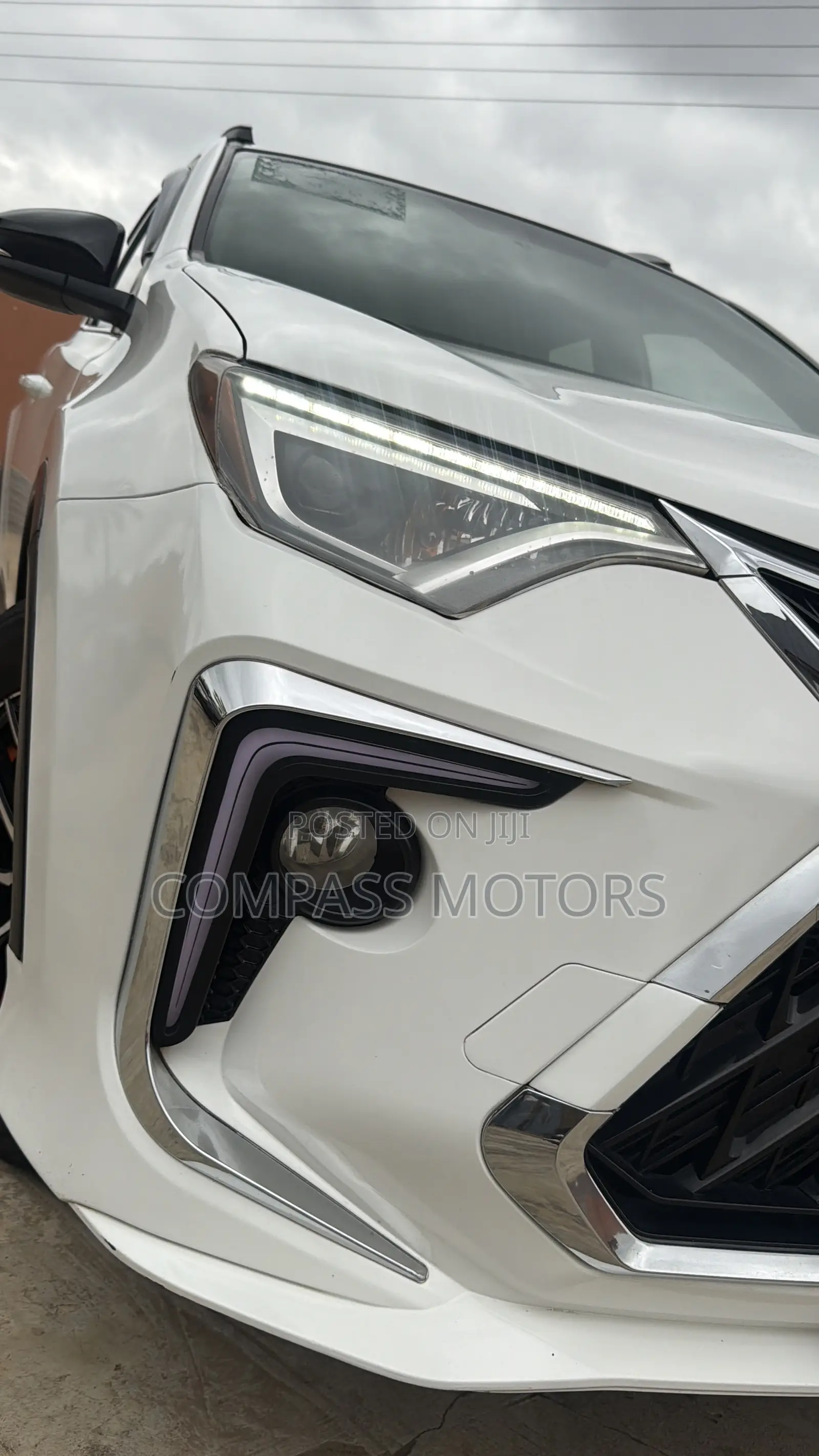 Toyota RAV4 SE AWD (2.5L 4cyl 6A) 2016 White
