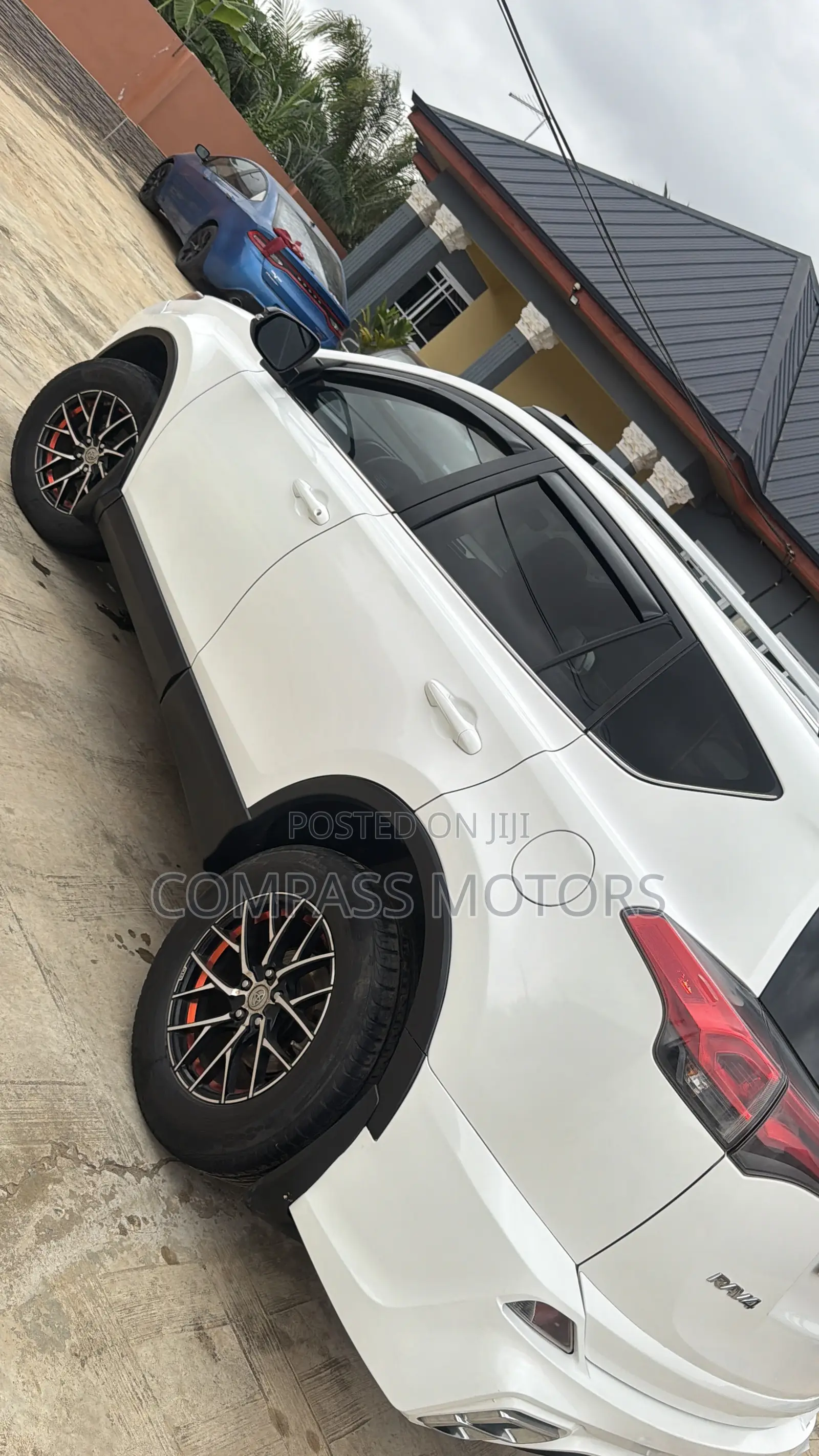 Toyota RAV4 SE AWD (2.5L 4cyl 6A) 2016 White