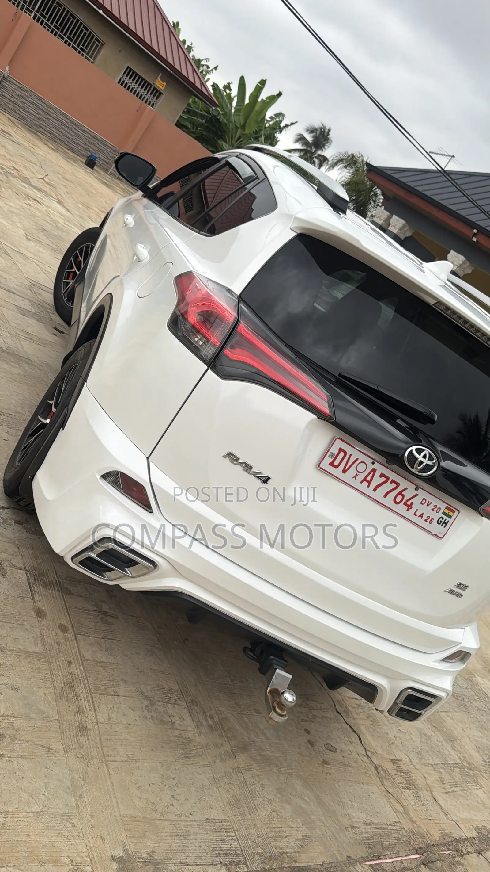 Toyota RAV4 SE AWD (2.5L 4cyl 6A) 2016 White