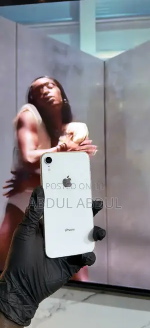 Apple iPhone XR 128 GB White