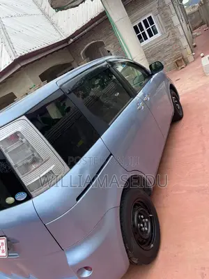 Toyota Sienta 1.5 AWD 2013 Blue