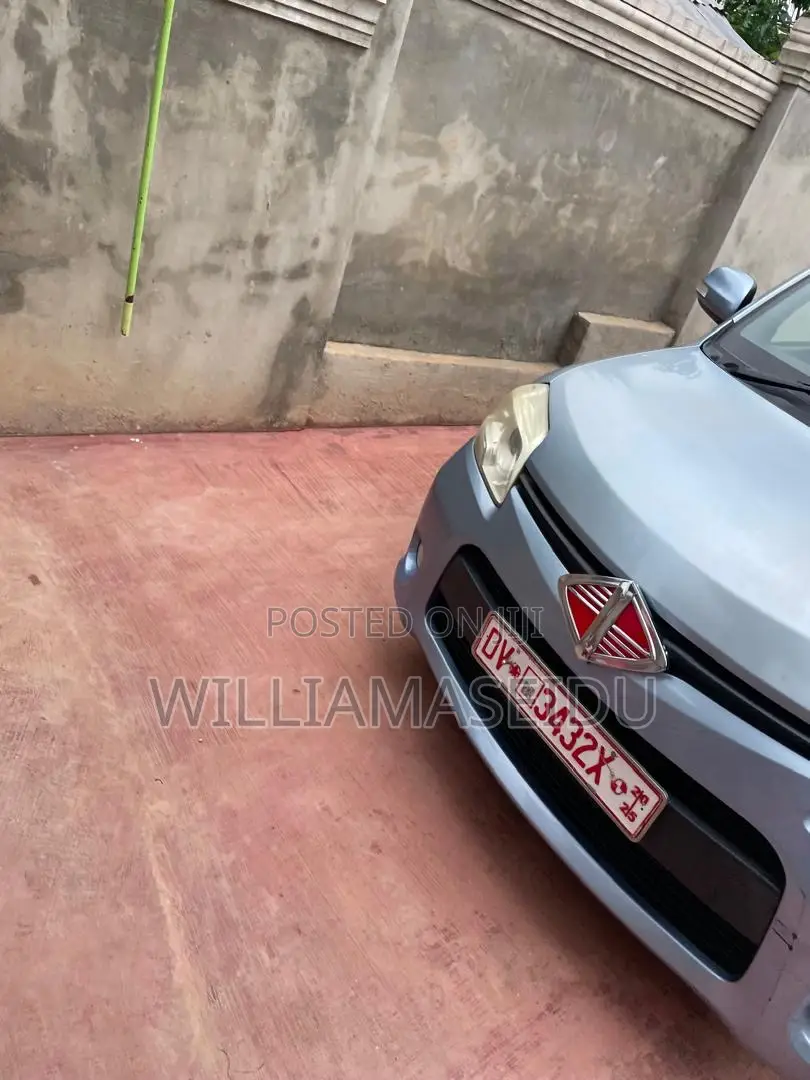Toyota Sienta 1.5 AWD 2013 Blue