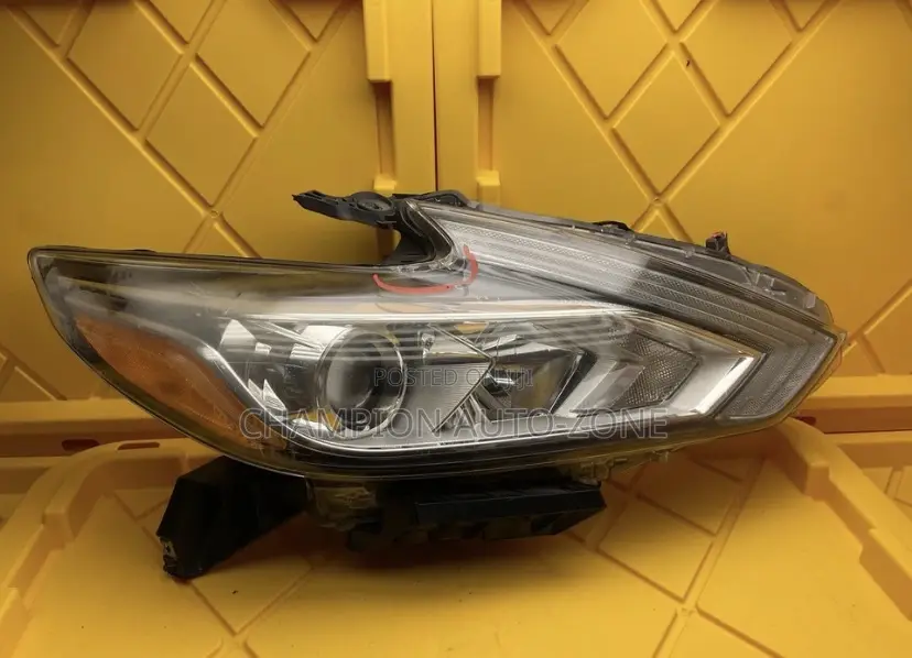 Nissan Altima 2016-2017-2018 Headlight