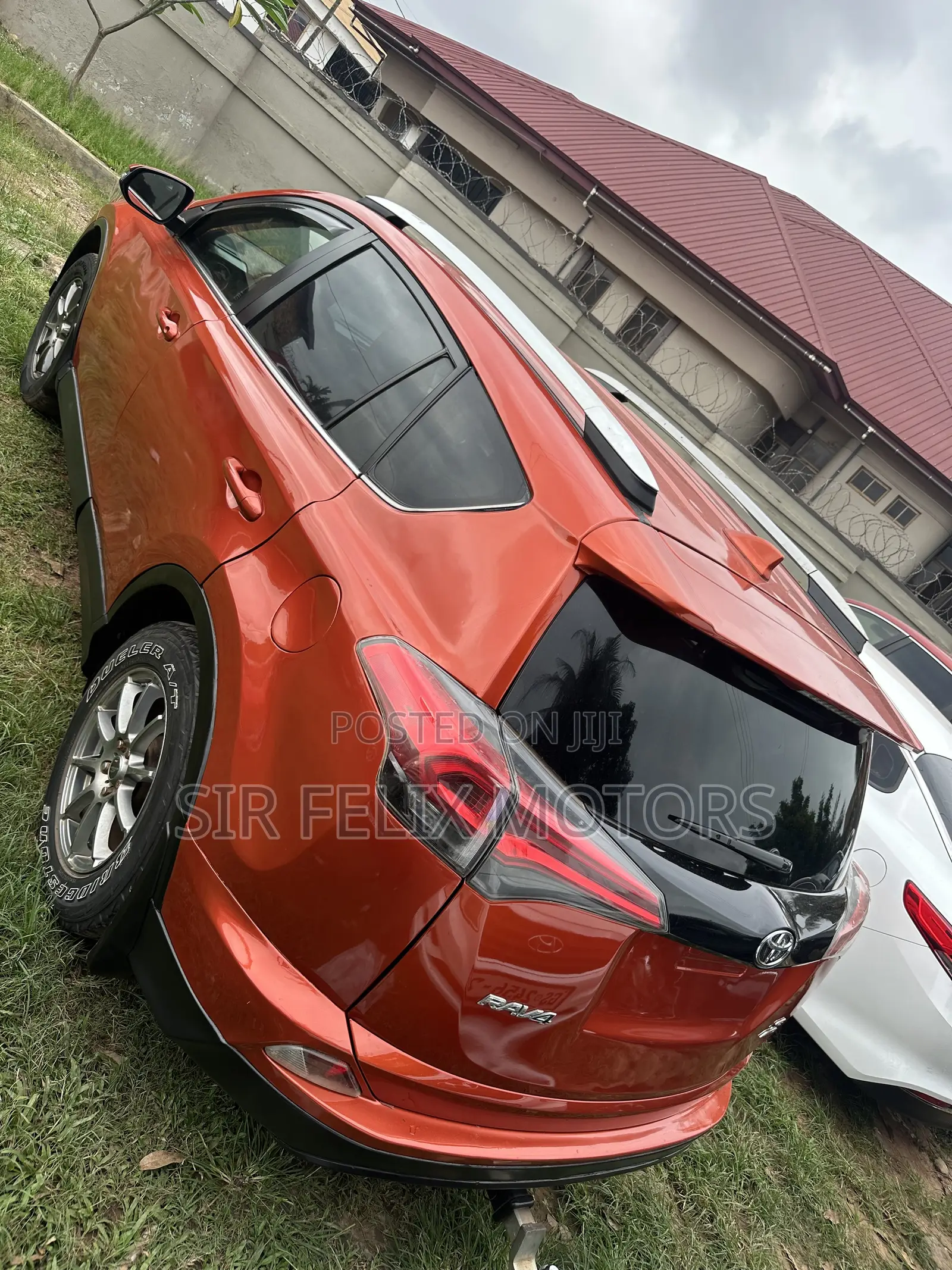 Toyota RAV4 SE 4dr SUV AWD (2.5L 4cyl 6A) 2018 Brown