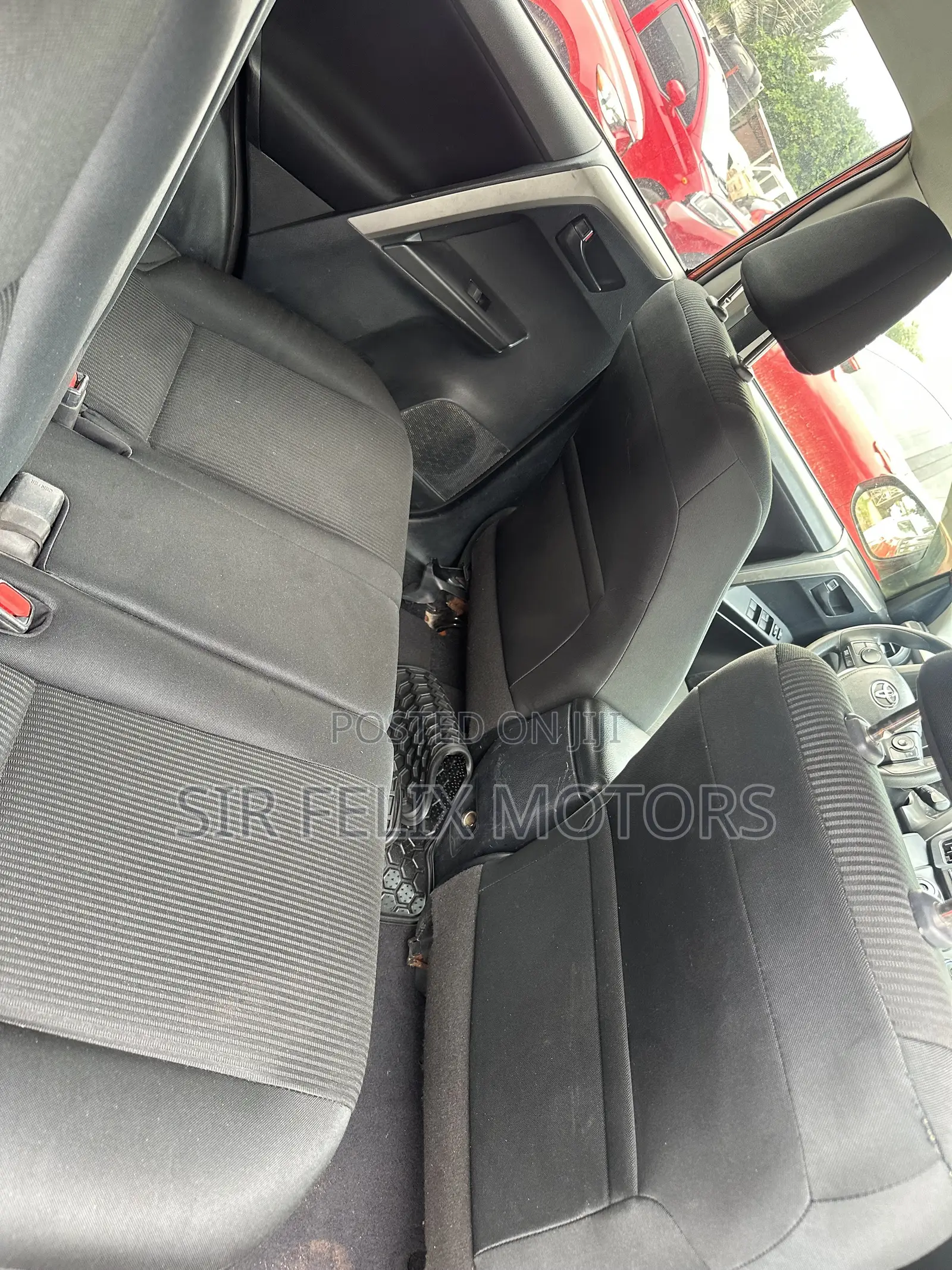 Toyota RAV4 SE 4dr SUV AWD (2.5L 4cyl 6A) 2018 Brown