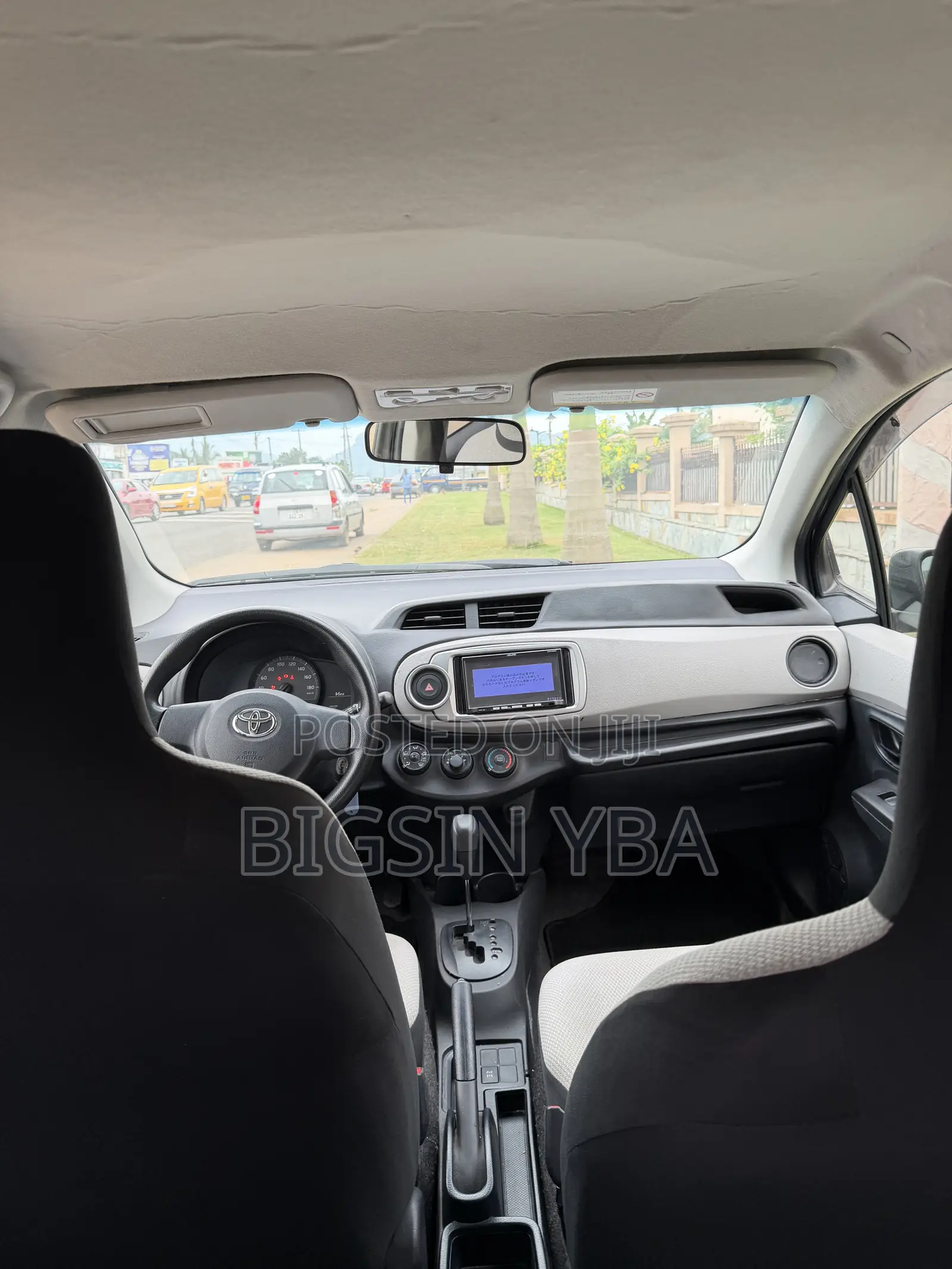 Toyota Vitz 1.3 AWD 3dr 2015 Gray