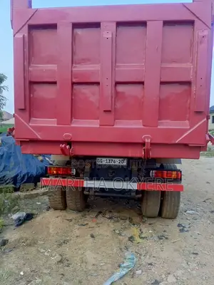 Sinotruk Howo 2020 Maroon