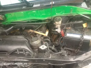 Toyota HiAce 2001 Green