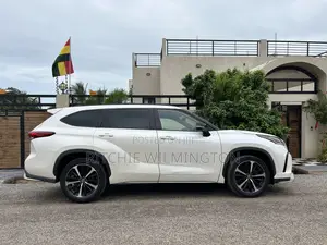 Toyota Highlander XSE 2021 White