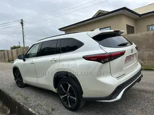 Toyota Highlander XSE 2021 White