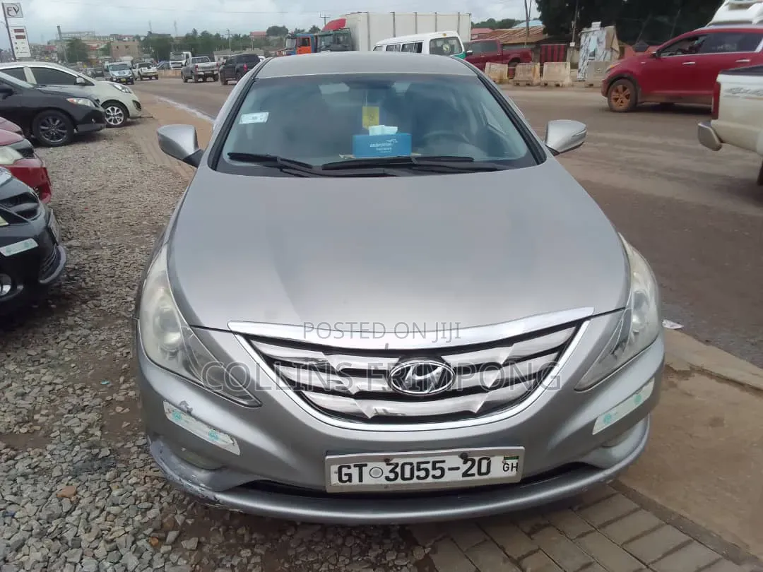 Hyundai Elantra 2011 Silver