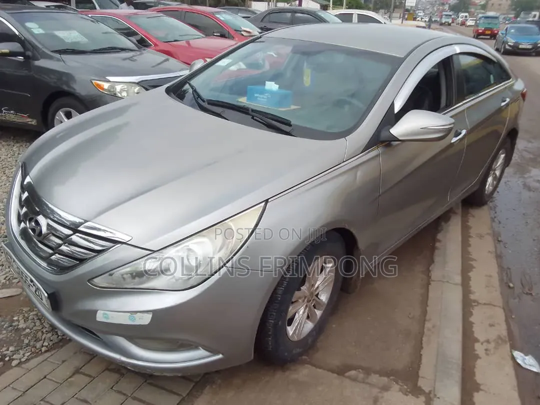 Hyundai Elantra 2011 Silver