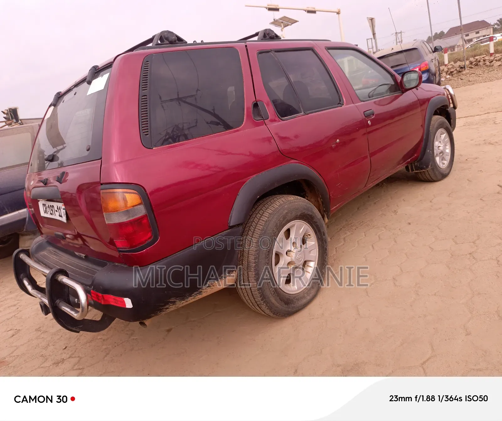 Nissan Pathfinder LE Platinum 4x4 2004 Red 