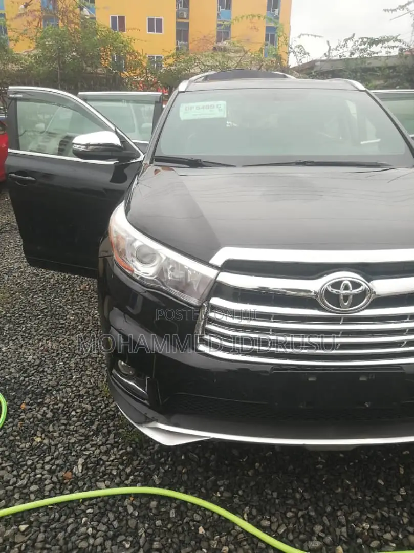 Toyota Highlander XLE 4x4 V6 (3.5L 6cyl 8A) 2017 Black