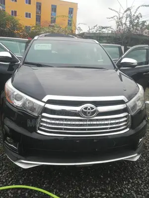 Toyota Highlander XLE 4x4 V6 (3.5L 6cyl 8A) 2017 Black