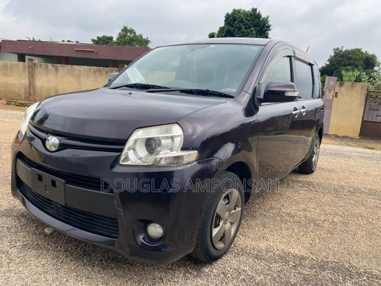 Toyota Sienta 2013 Black