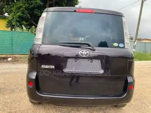 Toyota Sienta 2013 Black