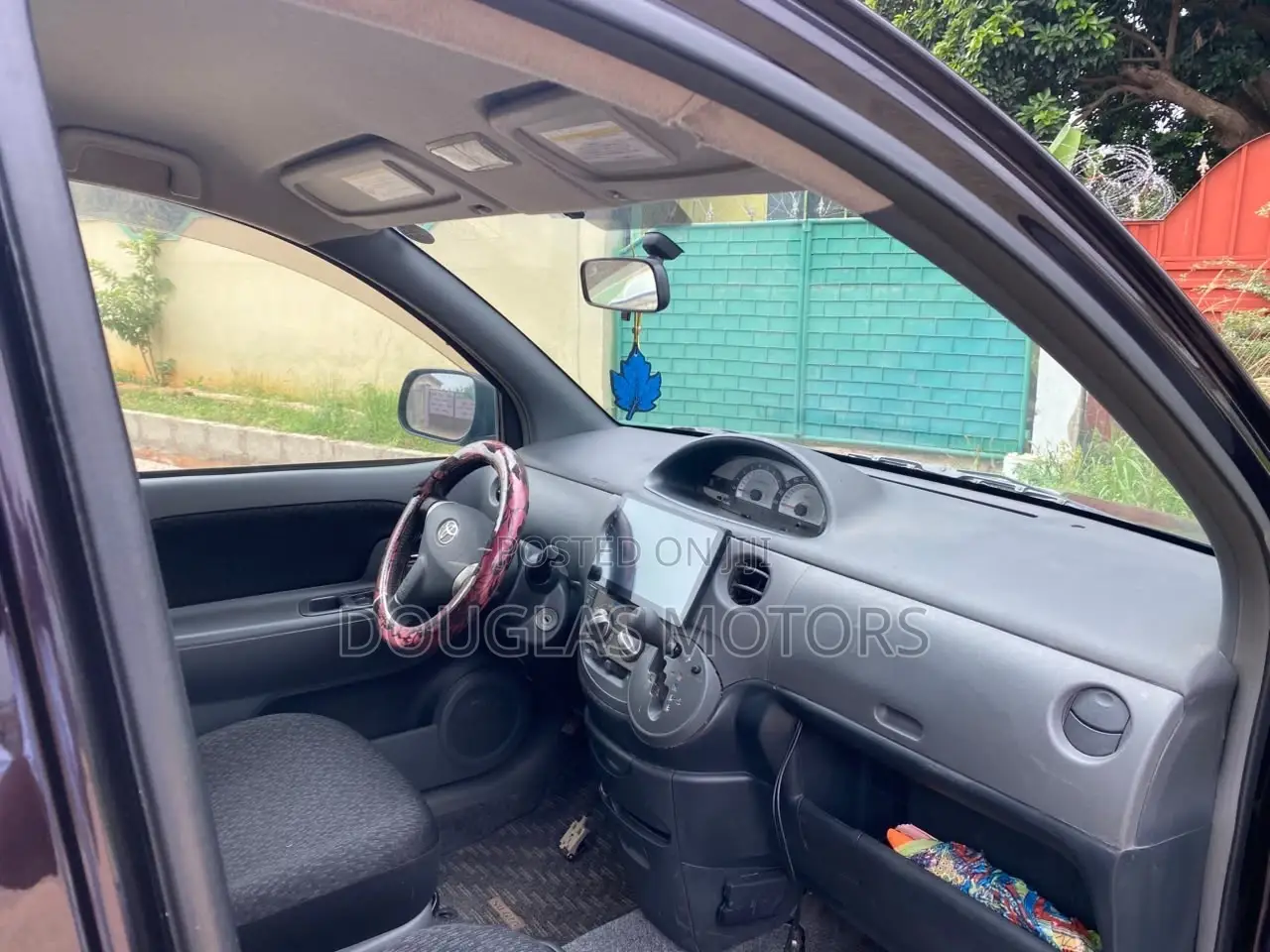Toyota Sienta 2013 Black