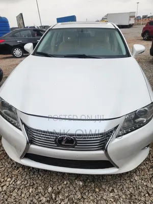 Lexus ES 350 FWD 2013 White