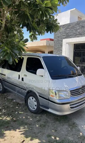 Toyota HiAce 2006 Silver