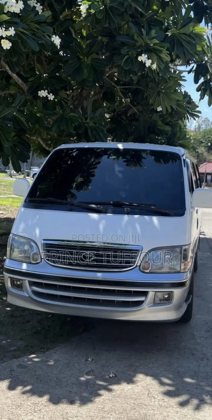 Toyota HiAce 2006 Silver