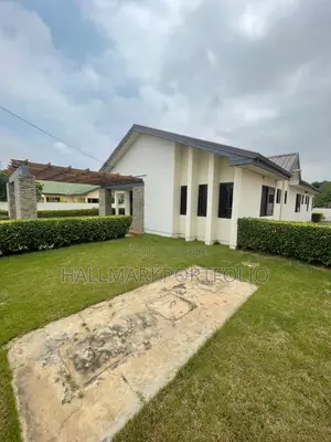 3bdrm House in Community 22, Tema Metropolitan for sale