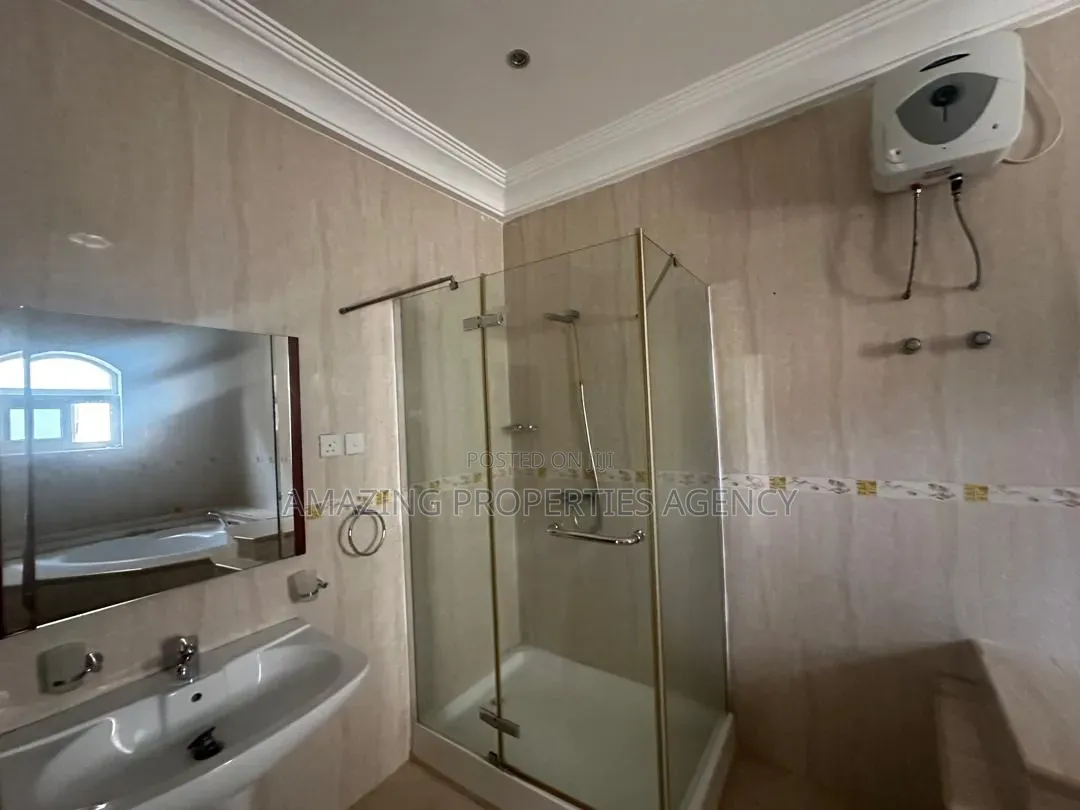 4bdrm House in Airport Residential for rent