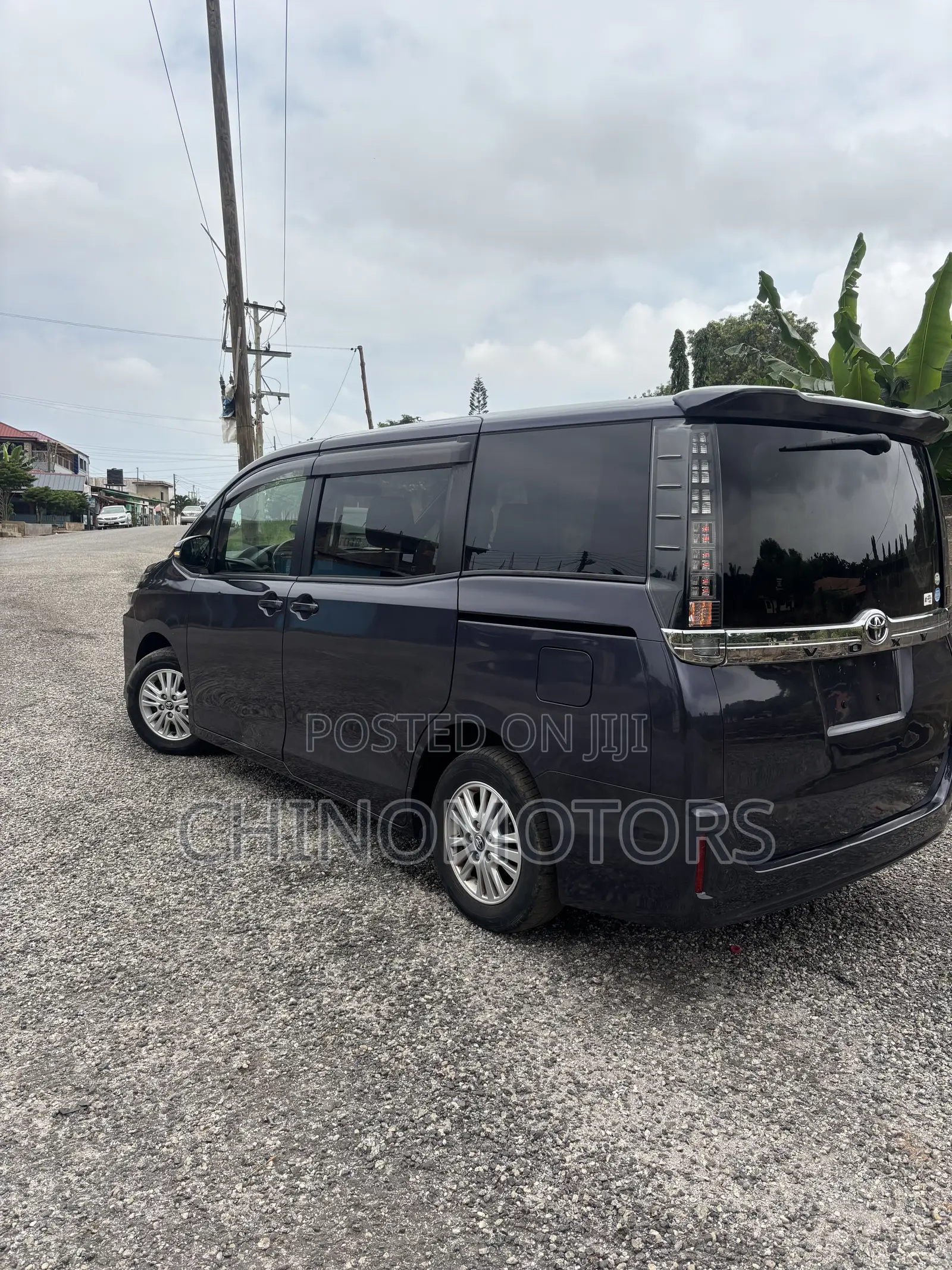 Toyota Voxy X 2WD 8-Seater 2015 Purple